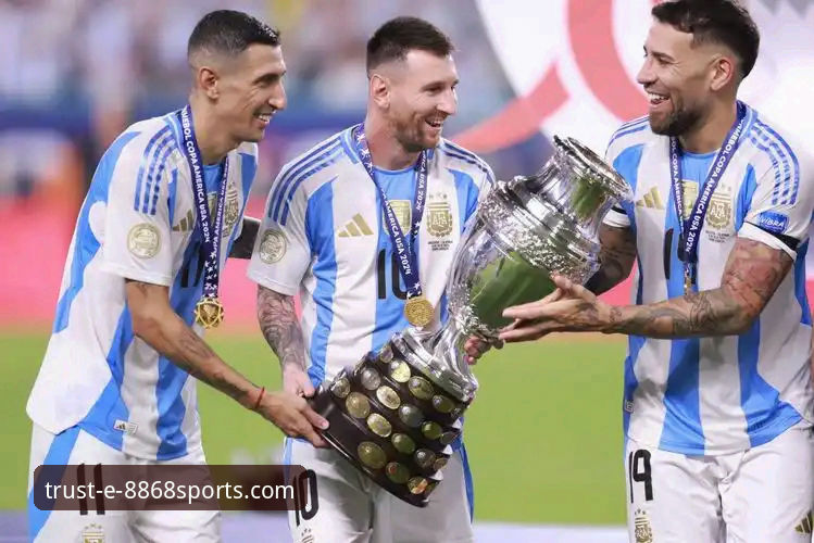 阿根廷5-0大胜赞比亚最新动态：梅西让点球成经典瞬间，老将奥塔门迪含泪告别